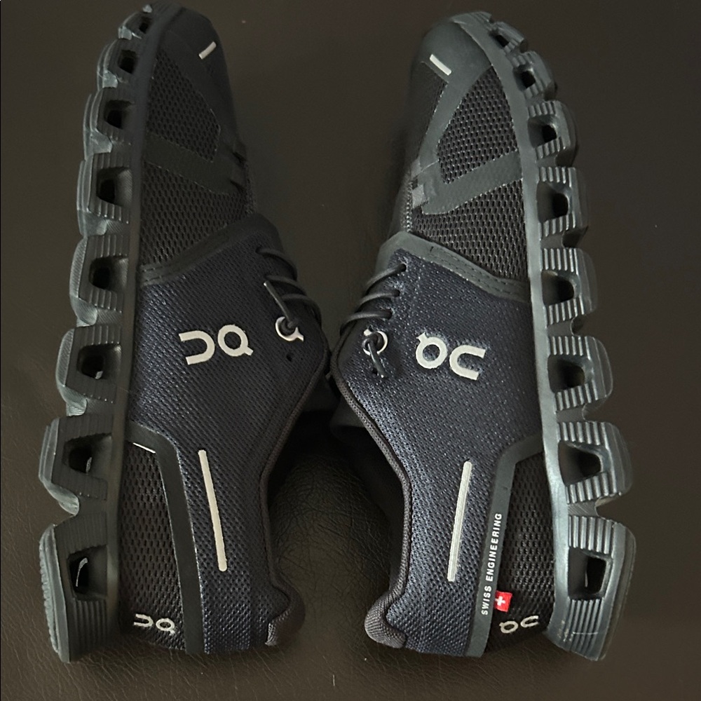On Running Black Athletic Shoes - Picture 7 of 8